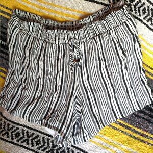 Black and white Striped Linen Shorts
